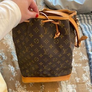 Authentic Louis Vuitton vintage Noe GM